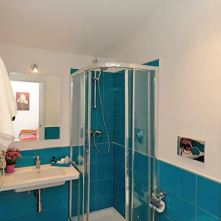 Apartment Paradiso